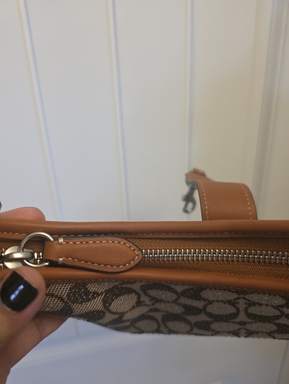 Coach Hamptons Hobo Bag In Crystal Signature Jacquard NWOT - Picture 7 of 16